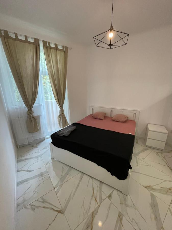 3 Rooms Apartament In The City Center Of Bucarest Esterno foto