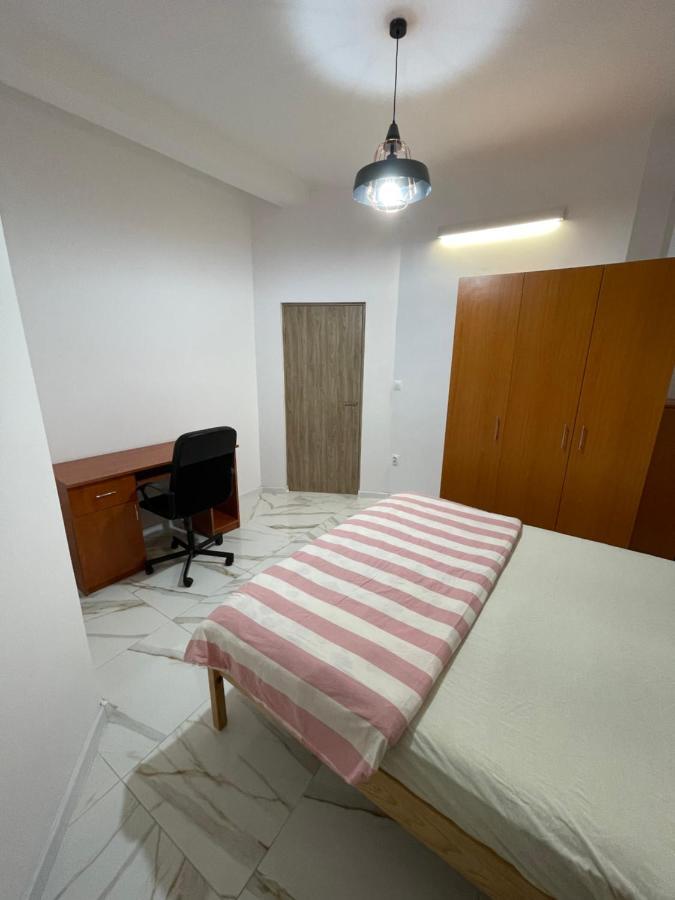 3 Rooms Apartament In The City Center Of Bucarest Esterno foto
